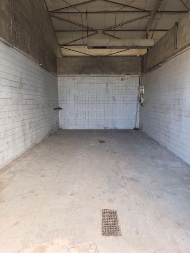 Nieruchomość komercyjna z biurem, warsztatem i terenem zewnętrznym – Waschhalle 