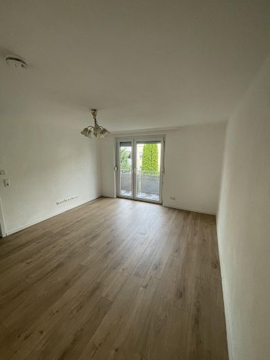 Exklusive 2-Zimmer-Wohnung mit Balkon und Stellplatz in Backnang – Photo 2