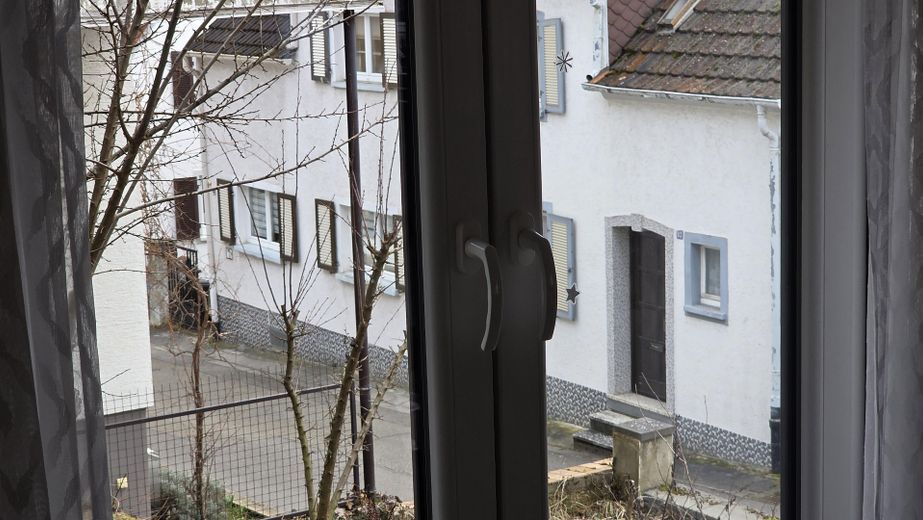 Einfamilienhaus mit Garten in ruhiger Wohnlage – Blick zur Strße