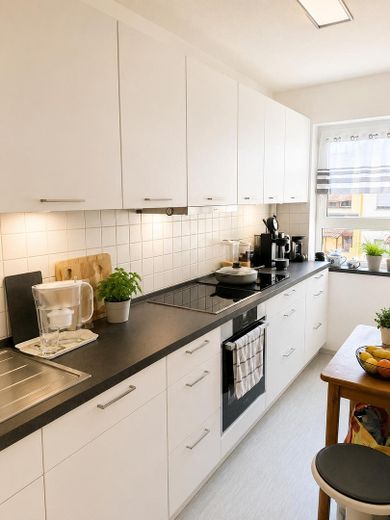 Attractif investissement locatif ou résidence principale – appartement 2 pièces, 1er étage, balcon, parking souterrain, libre d’occupation, à Kehl – Küche