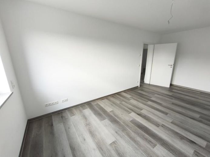 2 Zi. Wohnung (Nr. 8) im OG mit Balkon – Schlafzimmer Bild 3