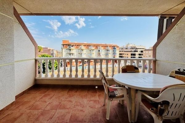 Appartamento con 2 camere da letto, 2 bagni e posto auto in garage a soli 200 m dalla spiaggia