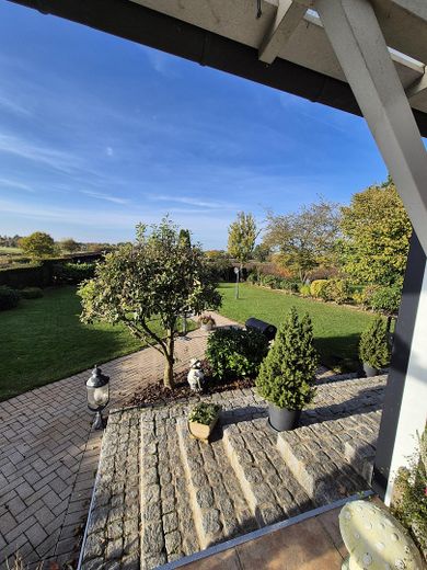 Mansarddachhaus mit Einliegerbereich zum Kauf – Der Garten