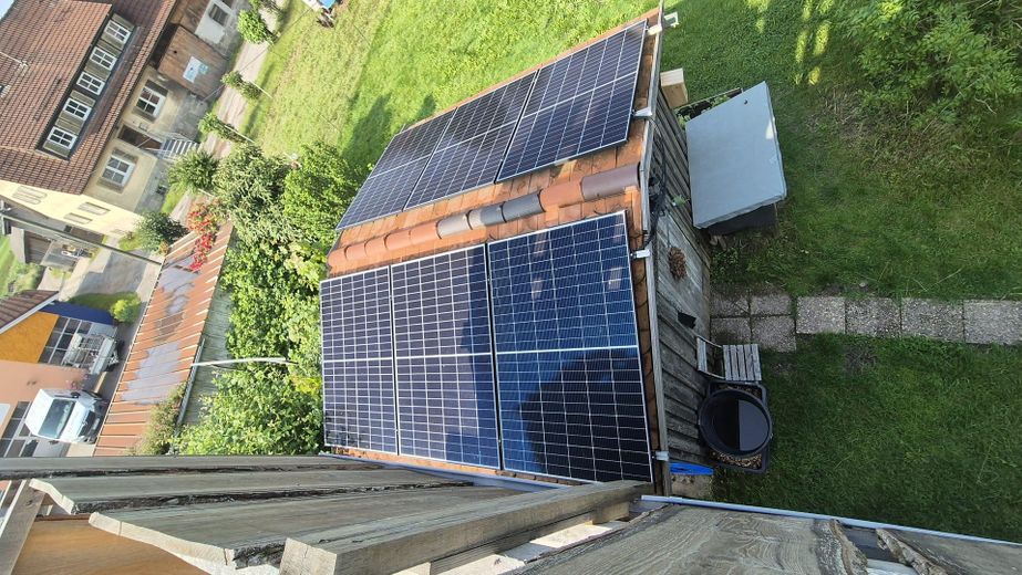 Ruhig gelegenes Einfamilien- / Zweifamilienwohnhaus mit sonnigem Garten – PV OG