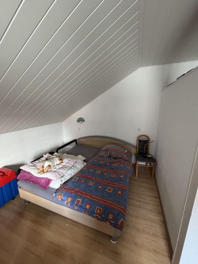 Grosses Einfamilienhaus in zentraler Lage – Studio 