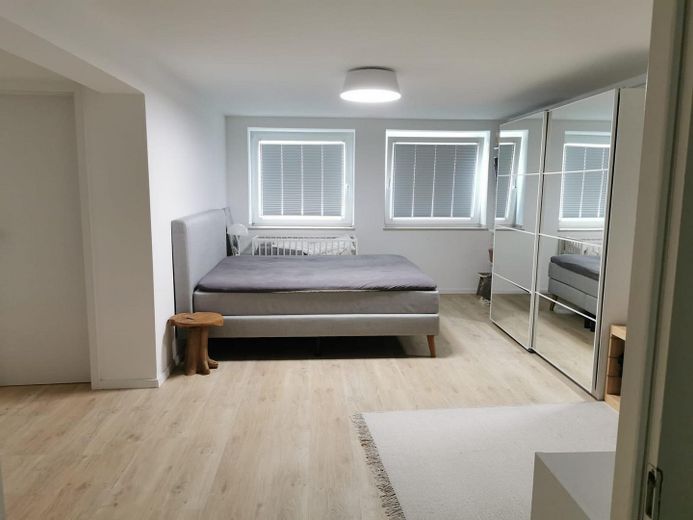 Esclusivo appartamento maisonette di 4,5 locali con giardino a Meerbusch Büderich – Schlafzimmer im Souterrain