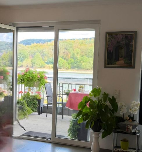 Exclusivo apartamento de 2 habitaciones con balcón de 22 m2 en primera línea del Rin – Foto 2