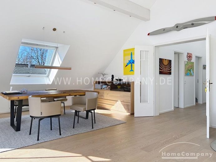 ***Ihr neues Zuhause: Exklusive Dachgeschosswohnung mit Kamin, zwei Balkonen  &  Stellplatz – d12a1bac3e941437f2b11fc82218a8c25cb1cc64.jpg