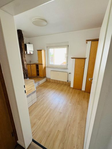 4-Zimmer-Wohnung mit traumhaften Taunusblick und eigenem Garten – Bad