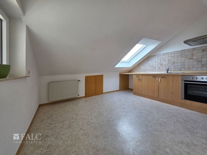 Pendler aufgepasst, das ist Ihr Haus! Viel Platz mit top Infrastruktur, Teilvermietung möglich – DG Küche