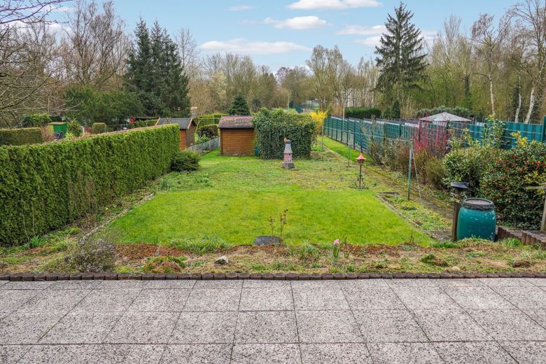 Doppelter Wohntraum auf einem Grundstück - Zwei Häuser, ein Zuhause! – Gartenansicht