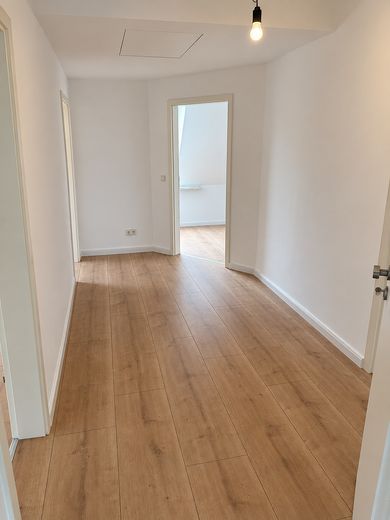 Schledehausen-3-Zimmer Dachgeschosswohnung 2.OG – Eingangsbereich
