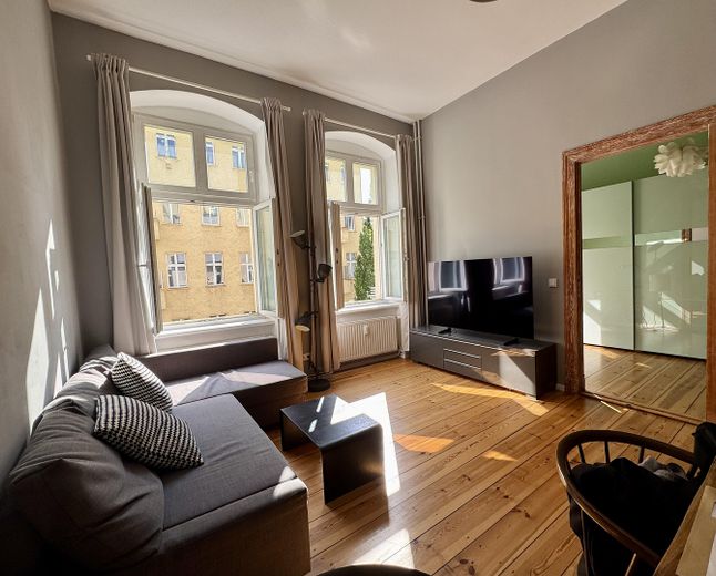 Appartamento d’epoca con 2 locali, libero da subito, con balcone esposto a sud nel quartiere Bötzowviertel – Photo 3