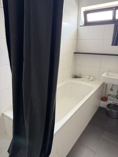 Lampertheim’de balkonlu, yenilenmiş, boş 3 odalı daire – Bad