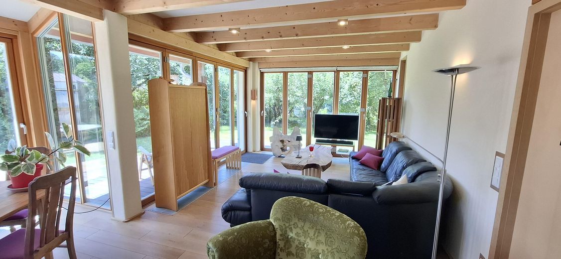 Arrivare. Respirare. Sentirsi a casa. Casa d'architetto in costruzione ecologica in legno – EG Wohnen