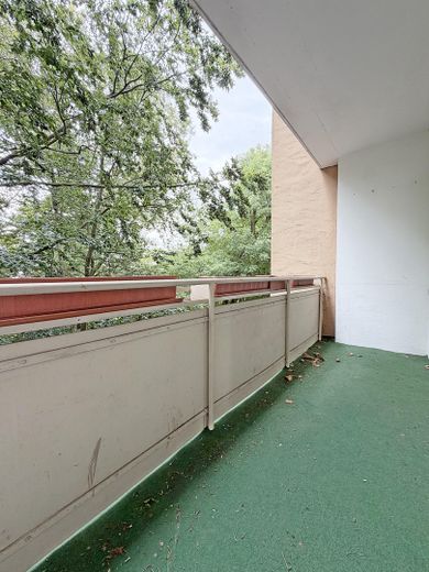 ¡Su proyecto de renovación en Friesenheim: 3 habitaciones con balcón en una ubicación tranquila! – Balkon Rückseite