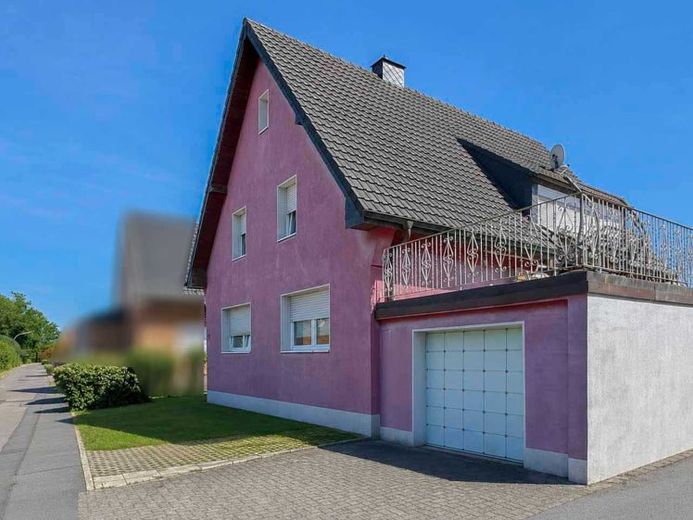 Viel Platz, viele Möglichkeiten – Zweifamilienhaus in ruhiger Lage von Lippstadt-Hellinghausen – Foto 1