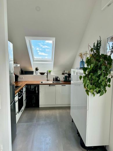 Exklusive 2-Zimmer Dachgeschosswohnung für Singles oder Paare – Küche