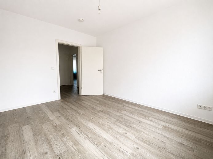 3- Zimmer Wohnung mit Balkon – Zimmer 3