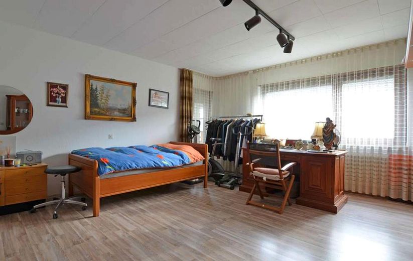 125 m² w Leo.-Warmbronn: 4,5 pokoju, balkon od południa, garaż i miejsce parkingowe – bez prowizji – Kinderzimmer / Homeoffice