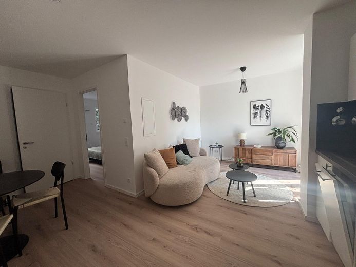 Appartements neufs exclusifs dans la Schweinauer Hauptstraße – Avec cuisine équipée et place de parking WE1.02 – Wohnbereich