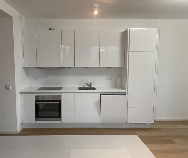 Exkl. 3-room apartment Eden Tower, gym, roof-top terrace, skyline panorama, v. privat – Foto 4