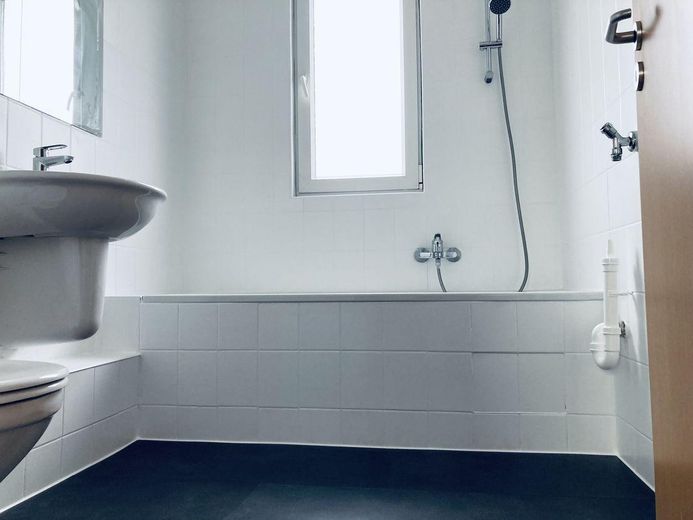 Beautiful, quietly located apartment with three rooms in Dortmund-Wambel – Bad