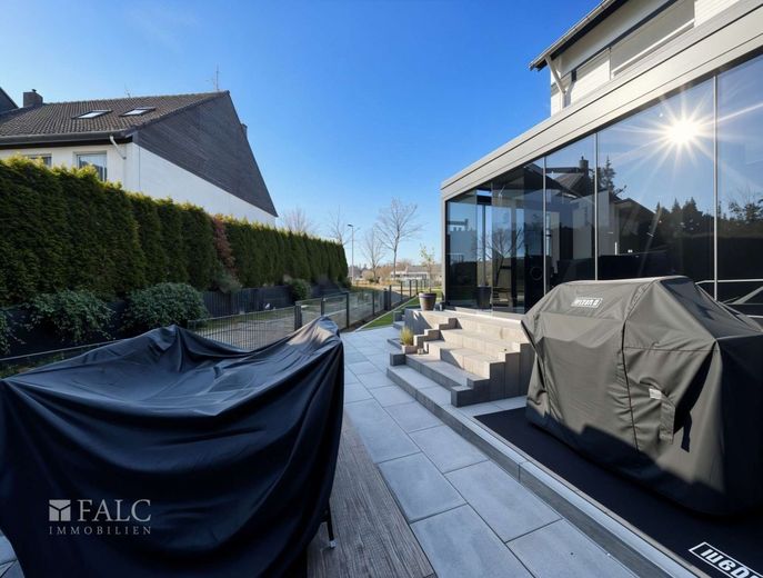 PROVISIONSFREI Ein Zuhause, in dem Familienglück wächst – Terrasse