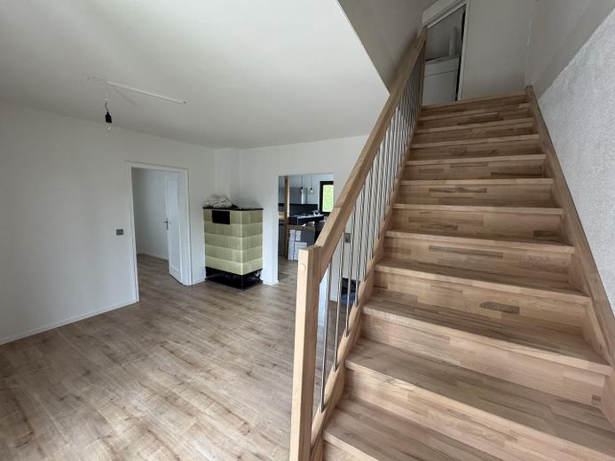 Vivienda bifamiliar en Stuttgart-Sillenbuch – OG Treppe ins DG