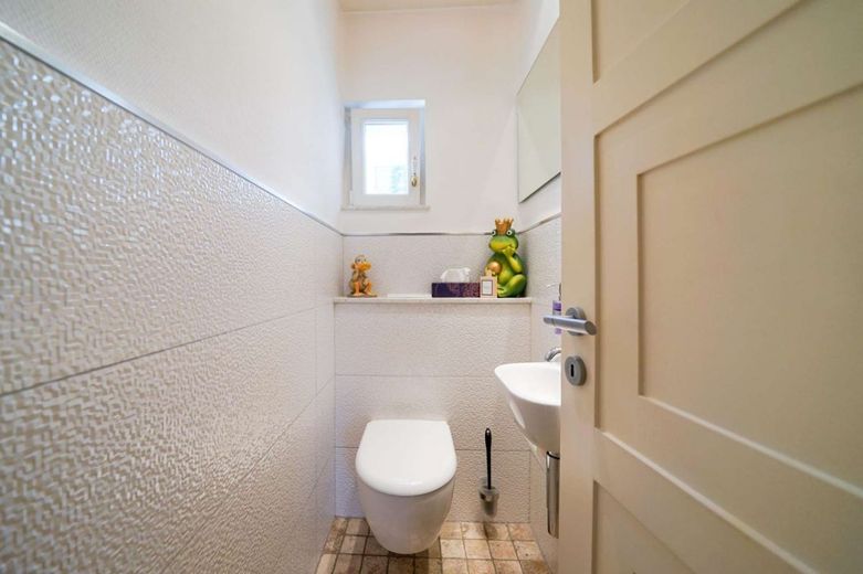 Altbau-Eleganz: Vielseitig nutzbar &amp; modernisiert - Stadtvilla in Bestlage von Bergisch-Neukirchen! – Bild 11
