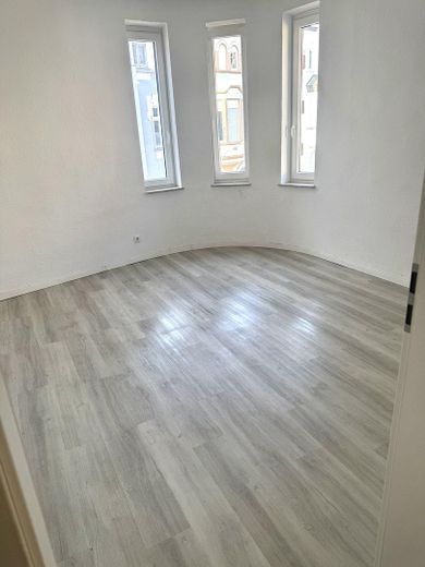 4er WG sucht Dich- 1- Zimmer in Wohngemeinschaft frei - zentrale Lage mit zwei Bädern – Zimmer