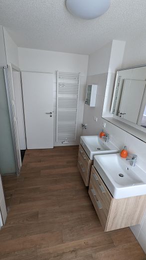 Abitare e stare bene per tutta la famiglia - Casa bifamiliare a Delitzsch – Badezimmer OG