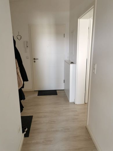 Traumhafte 2-Zi.-Penthousewohnung in Lütjensee ++große Dachterrasse++Stellplatz am Haus – Flur