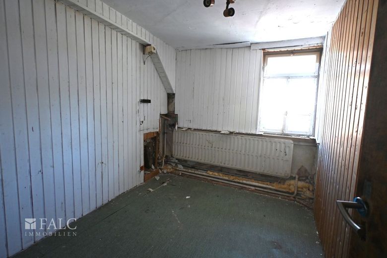 Ein komplettes Haus für Ihre Kapitalanlage oder Beruf !! – OG-Monteurzimmer