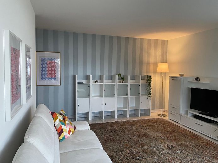 Großes Mehrfamilienhaus mit 5 Wohneinheiten - EG komplett barrierefrei – Wohnen WHG OG links