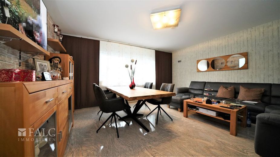 Investieren Sie in Ihre Zukunft! Attraktive Kapitalanlage in Oberhausen! - FALC Immobilien – EG (rechts) - Wohn-/Esszimmer
