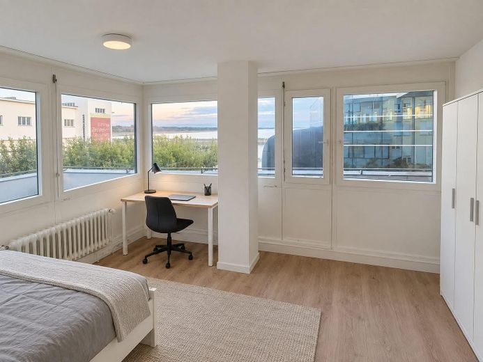 Posizione privilegiata sul lago! Appartamento condiviso premium arredato, appena ristrutturato, con terrazza sul tetto e vista sul lago – Zimmer 1