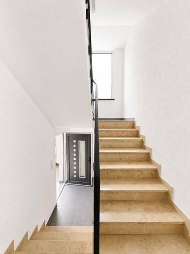 Provisionsfrei: Kernsaniertes Mehrgenerationenhaus mit 649 m² Grundstück & Erweiterungspotenzial – Foto 2