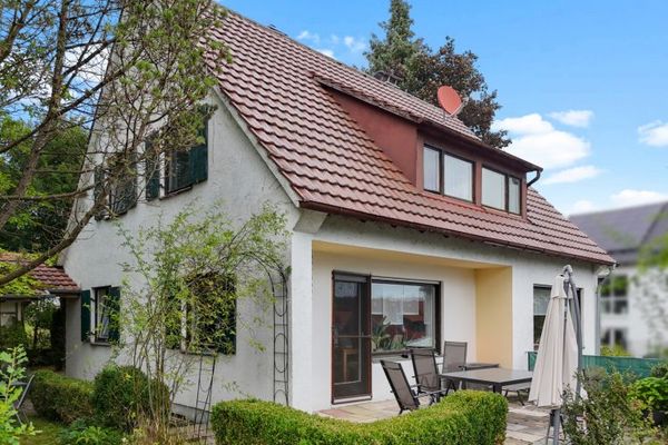 Perle in grünem Paradies (1.128 m²) - Geltendorf