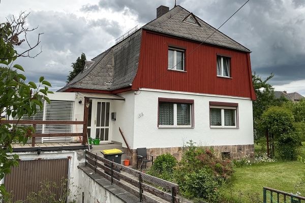 Charming house with large garden and lots of potential