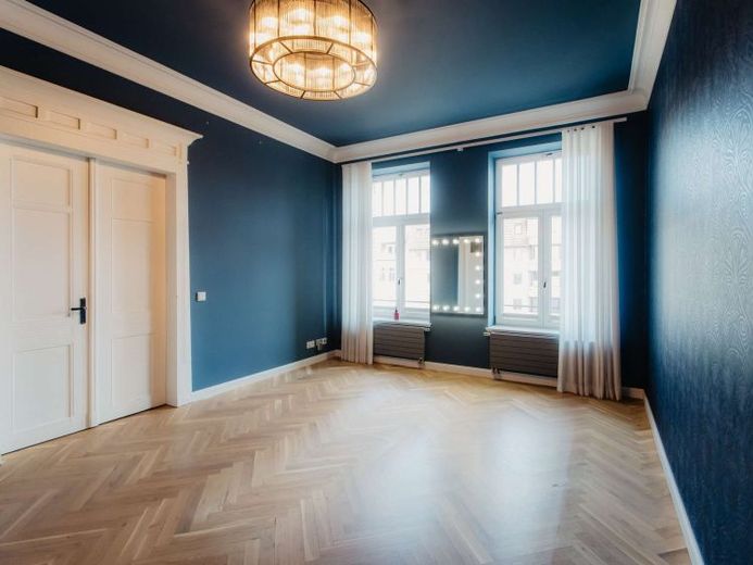 4 RÄUME IN BESTER LAGE~PARKETT~BALKON~GÄSTE WC – Foto 1
