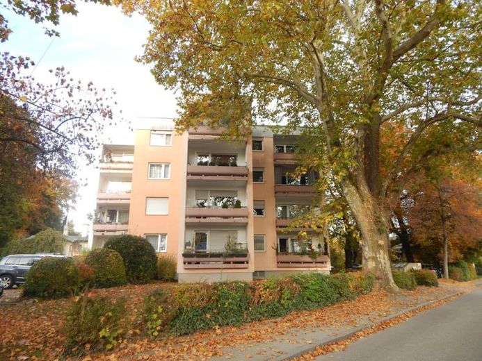 Vermietete, helle 2-Zimmer-Wohnung in Salzburghofen mit Balkon, Aufzug & zwei Stellplätzen – Foto 1