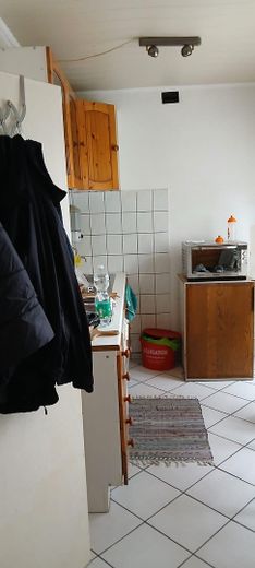 Single-Apartment in verkehrsgünstiger Lage von Ratingen-Tiefenbroich zu vermieten – Foto 1