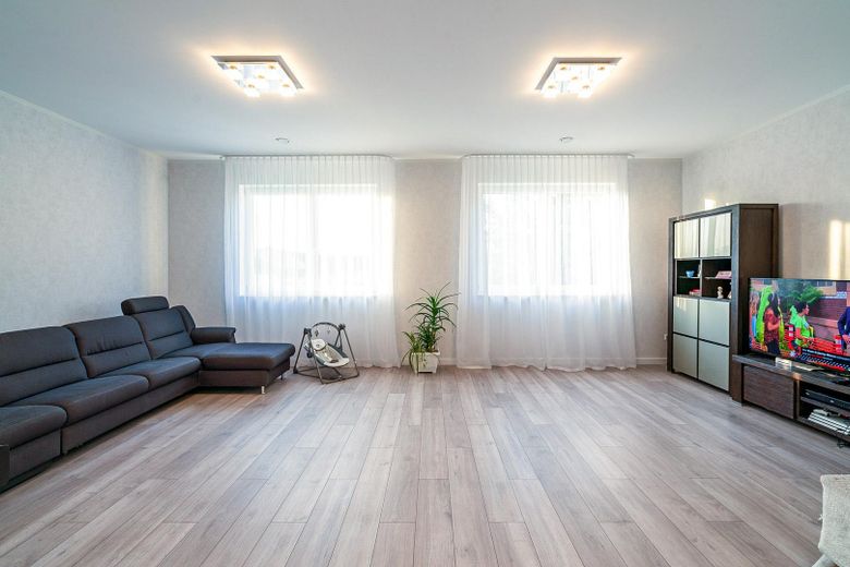 Haus mit viel Wohnraum – Foto 1