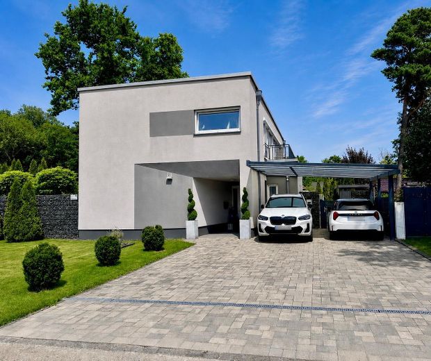Casa unifamiliare di alta qualità in costruzione massiccia con moderna tecnologia energetica e giardino elegante – Foto 2