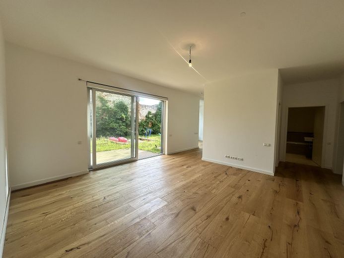 Helle 3-Zimmer-Gartenwohnung | 100 m² | Südgarten | frisch saniert | provisionsfrei – Wohnzimmer