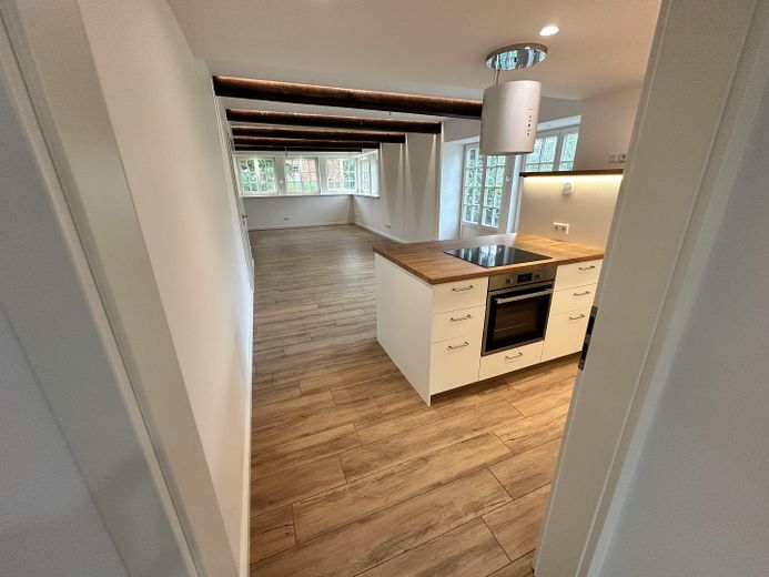 hochwertiger Erstbezug im kernsanierten Bauernhaus - Maisonette unter Reet am Elbdeich – Koch-/Essbereich