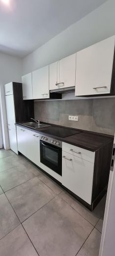 Sehr schöne teilmöblierte 4 Zimmer 103 qm DG Maisonette Wohnung mit EBK, Balkon usw. – Neuwertige Einbauküche