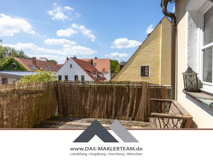 Zauberhafte Maisonette-Wohnung im Herzen von Landsberg mit Westdachterrasse – Photo 1