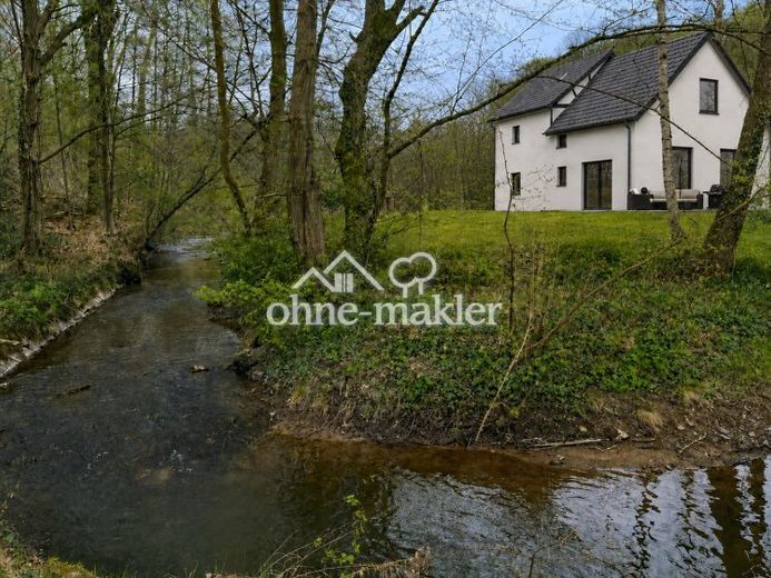 Odenthal ihr Haus am Bach nach KFW 55 EE Standard inkl WP Klima Solar und Wallbox – Foto 1